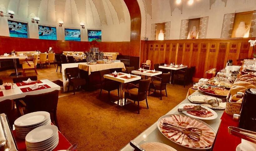 فندق Okresní Dům