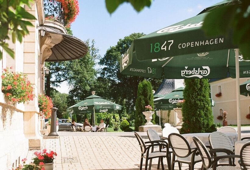 בית מלון כפרי Pałac Brunów   Wellness & Spa