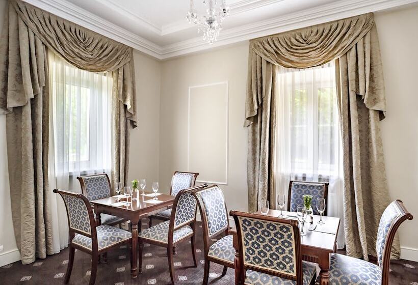 Отель Pałac Zegrzyński