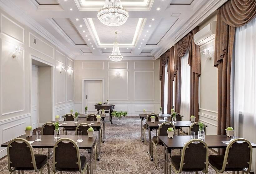 Отель Pałac Zegrzyński