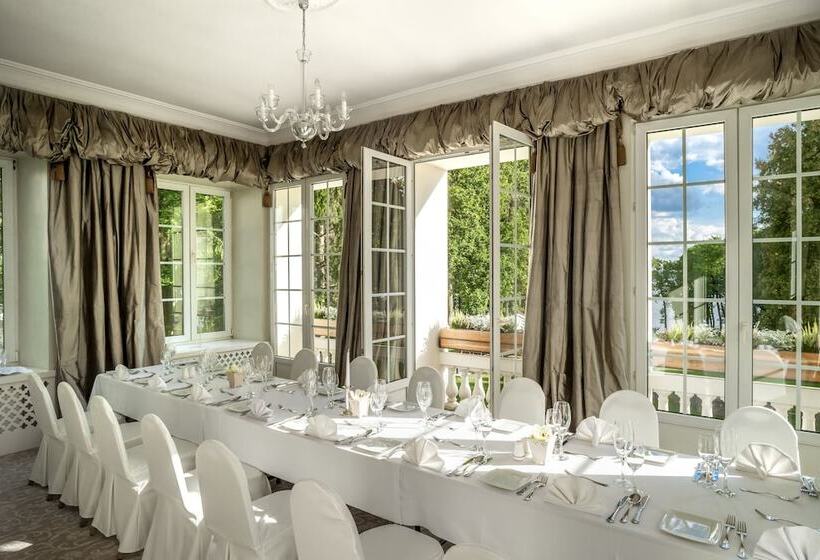 Отель Pałac Zegrzyński