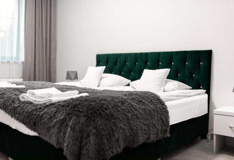 בית מלון כפרי Promenada Biznes & Wypoczynek