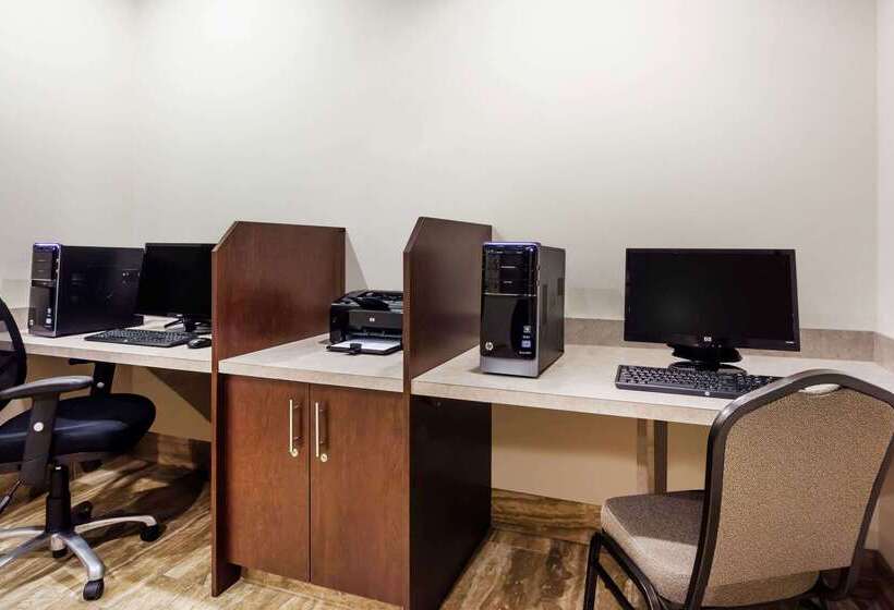 ホテル Ramada By Wyndham Creston