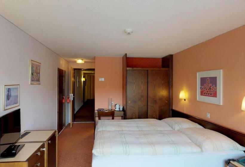 Отель Restaurant Seegarten Marina