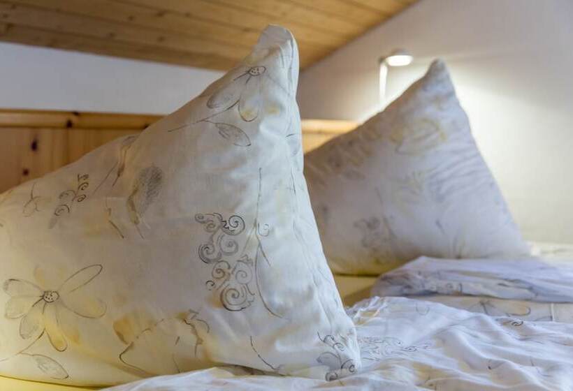 בית מלון כפרי Restorant Engiadina Ftan