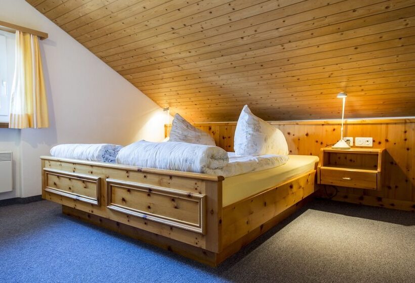 בית מלון כפרי Restorant Engiadina Ftan