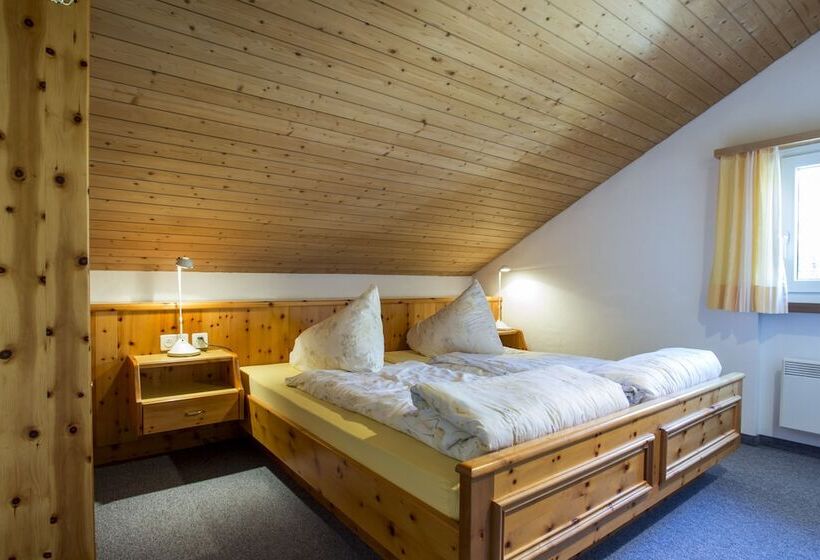 בית מלון כפרי Restorant Engiadina Ftan