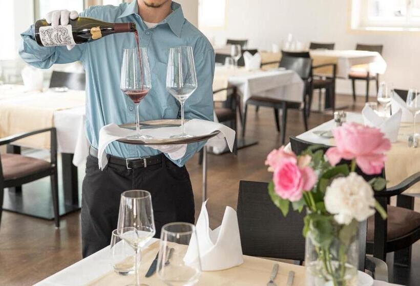 فندق Rössli Hurden