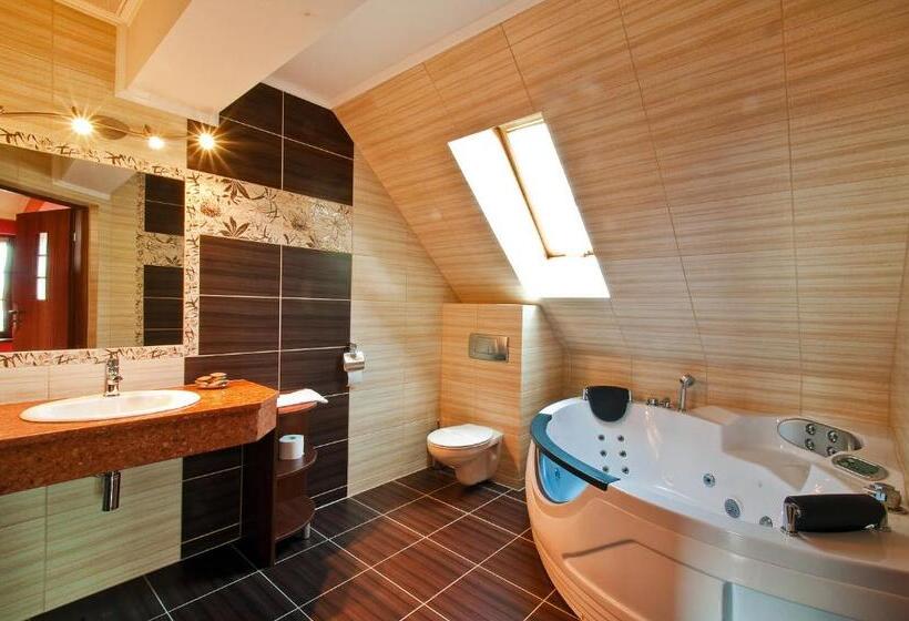 فندق Skalny Dworek