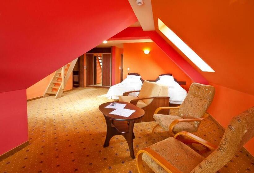 فندق Skalny Dworek