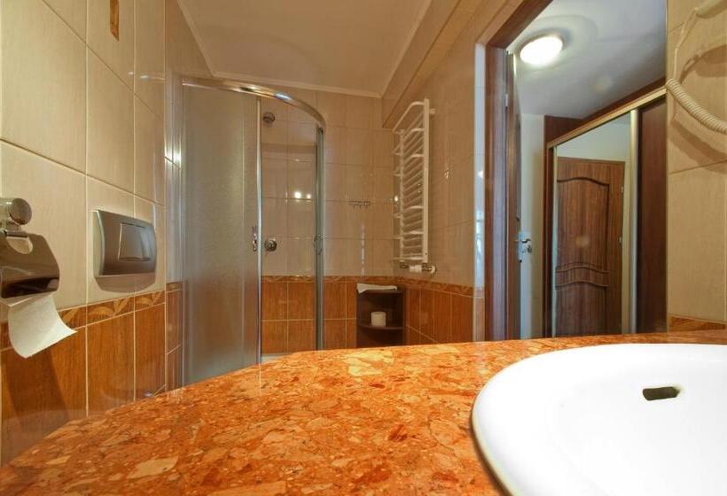 فندق Skalny Dworek