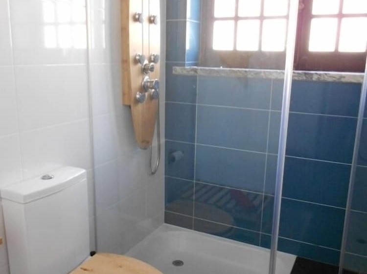 בית מלון כפרי Surfing Inn Peniche   Hostel