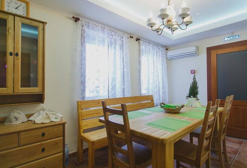 ホテル Svetliy Terem