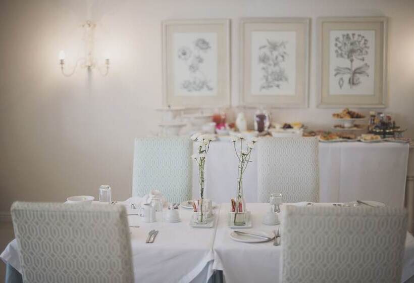 هتل Last Word Franschhoek