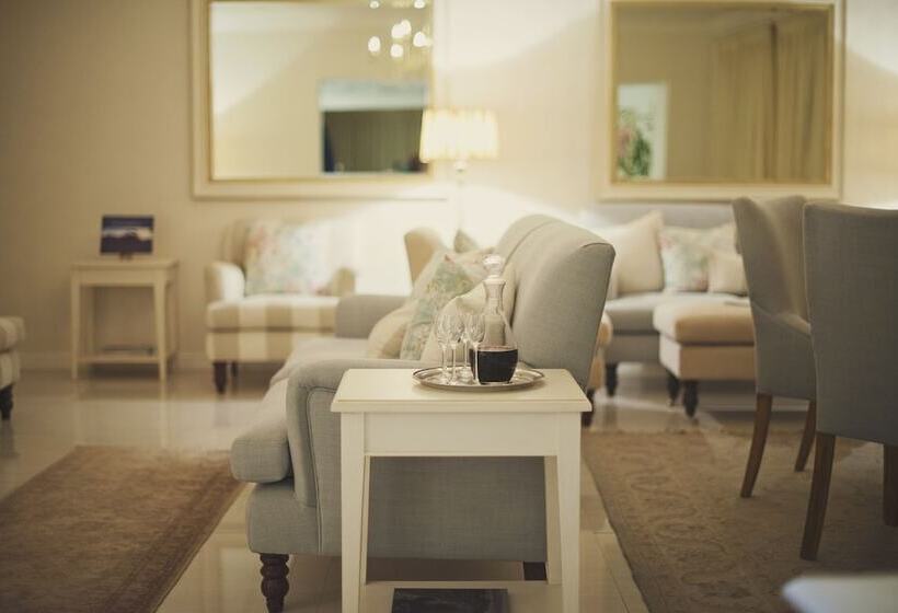 هتل Last Word Franschhoek