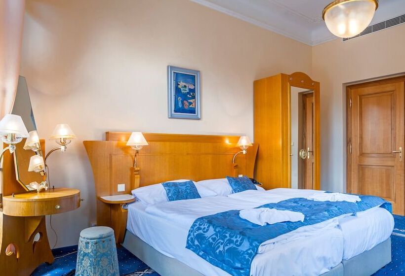 호텔 Three Lilies Inkl Aquaforum