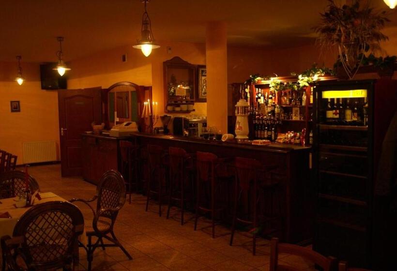 Отель Twardowski