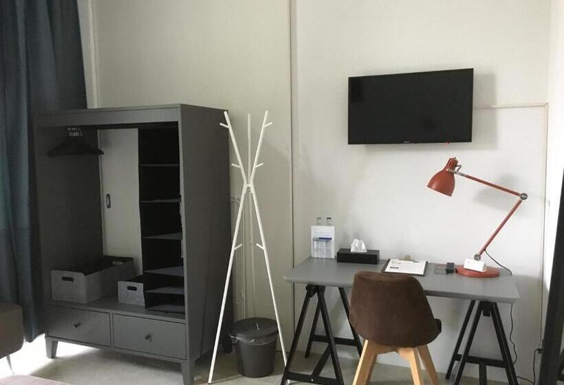 Отель Und Restaurant Zum Hirschen