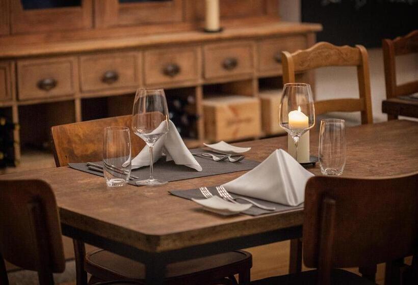 Отель Und Restaurant Zum Hirschen