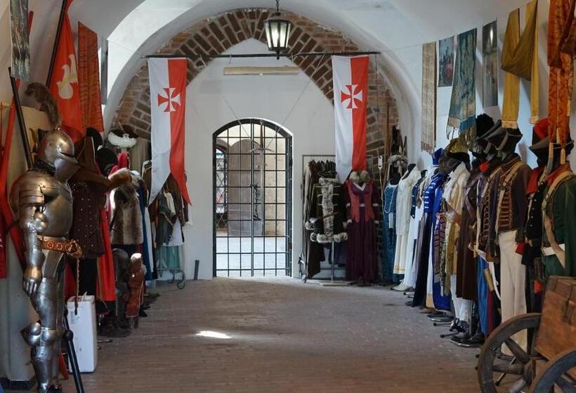 فندق Zamek Pułtusk Dom Polonii