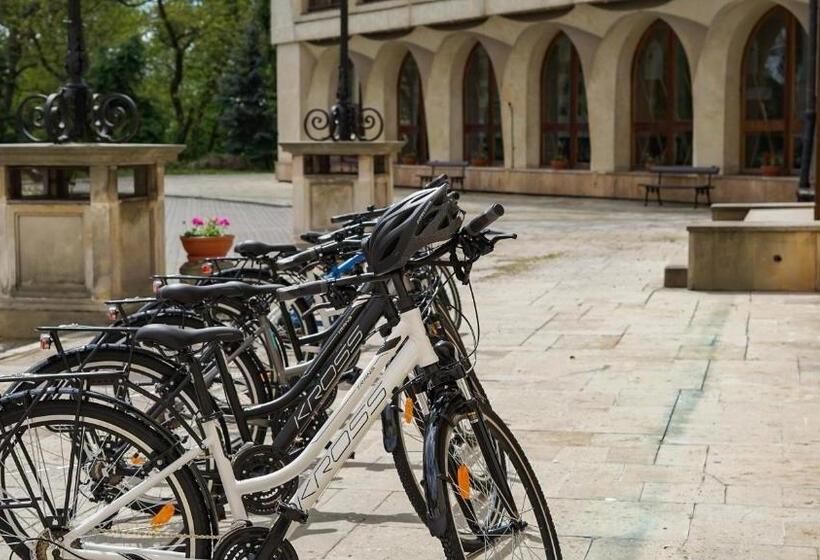 فندق Zamek Pułtusk Dom Polonii