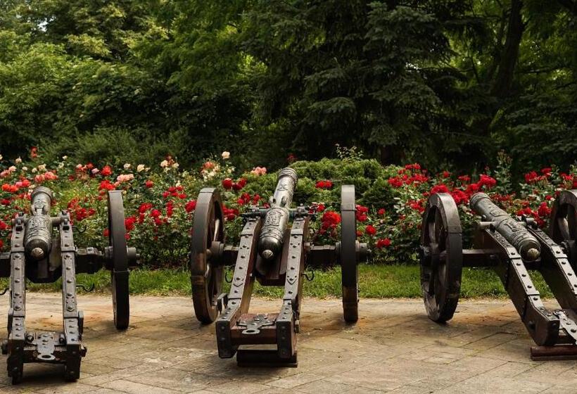 فندق Zamek Pułtusk Dom Polonii