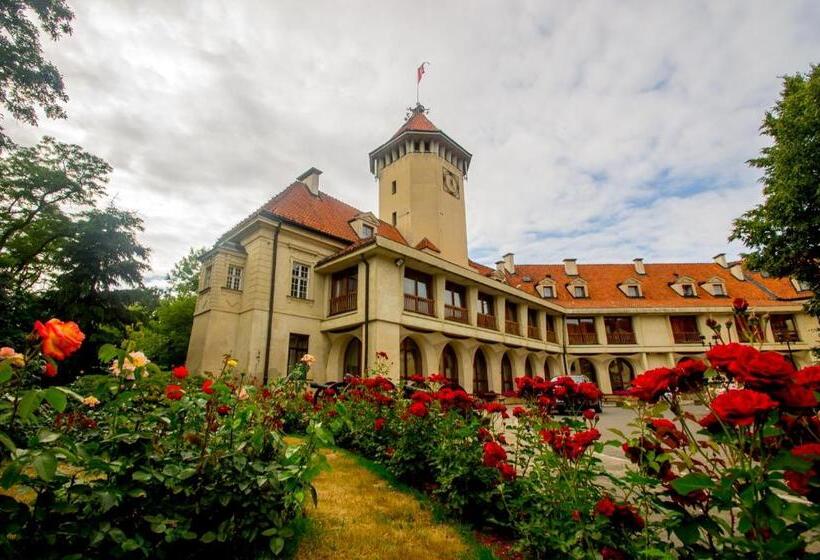 فندق Zamek Pułtusk Dom Polonii