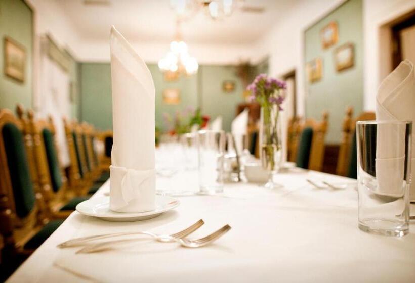 فندق Zamek Pułtusk Dom Polonii