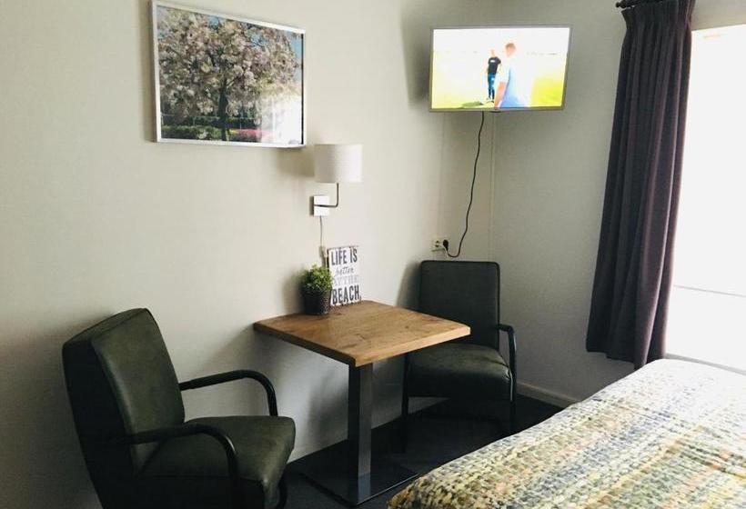 Nicolette Apartments