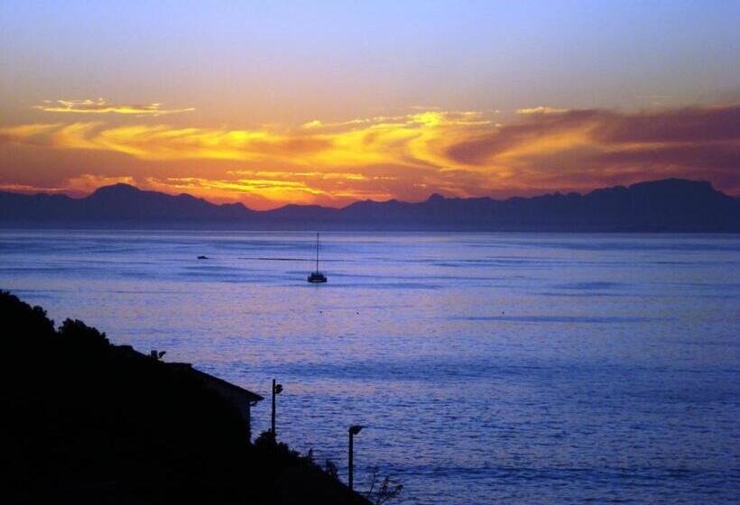 بنسيون Berg En Zee Guesthouse
