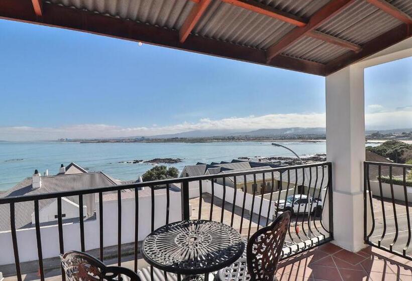 بنسيون Berg En Zee Guesthouse