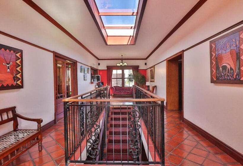 بنسيون Berg En Zee Guesthouse