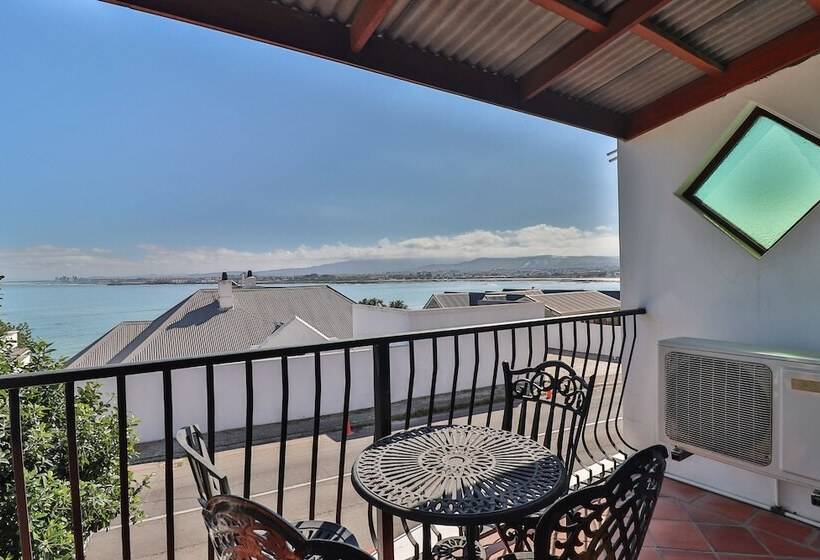 بنسيون Berg En Zee Guesthouse