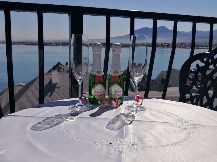 بنسيون Berg En Zee Guesthouse