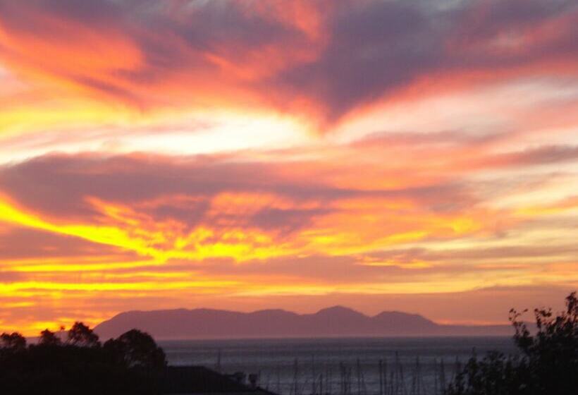 بنسيون Berg En Zee Guesthouse