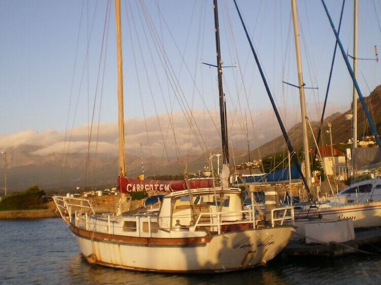 بنسيون Berg En Zee Guesthouse