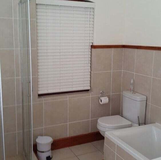 بنسيون Berg En Zee Guesthouse