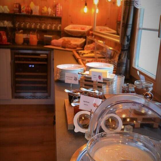 ペンション Gasthaus Alpina