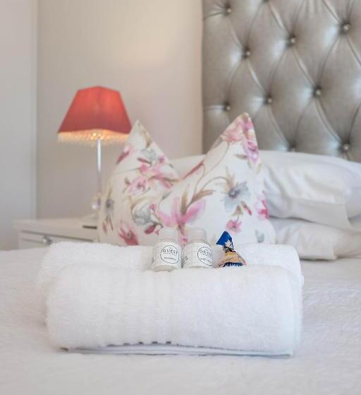 פנסיון Hilltop Guesthouse