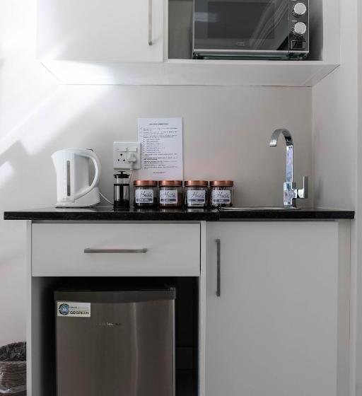 פנסיון Hilltop Guesthouse