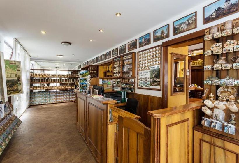 膳宿费 Bunkr Karlštejn