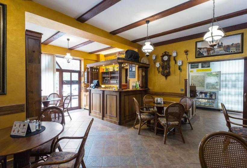 膳宿费 Bunkr Karlštejn