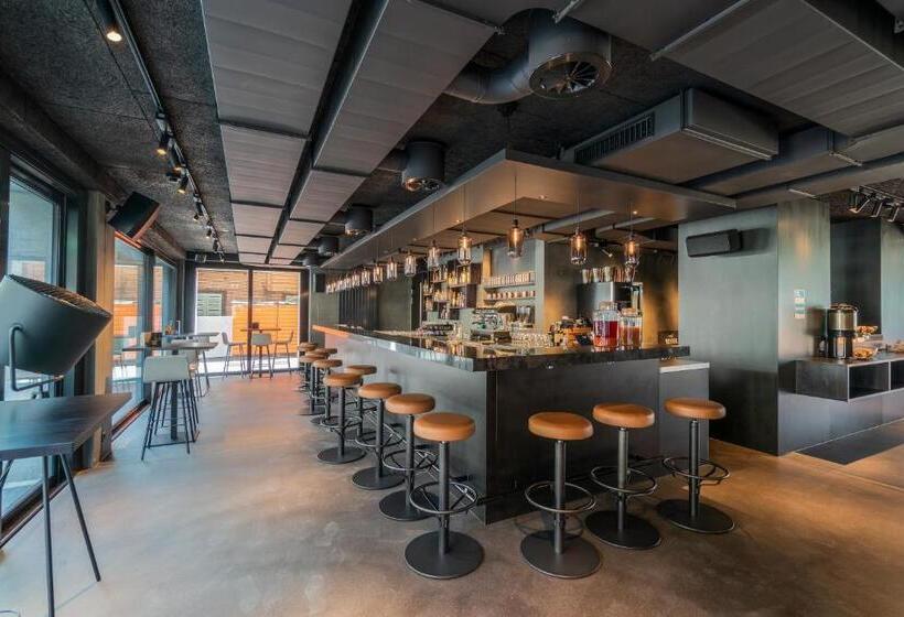 Пансион Revier Mountain Lodge Adelboden