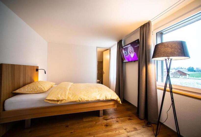 بنسيون Rössli Tufertschwil