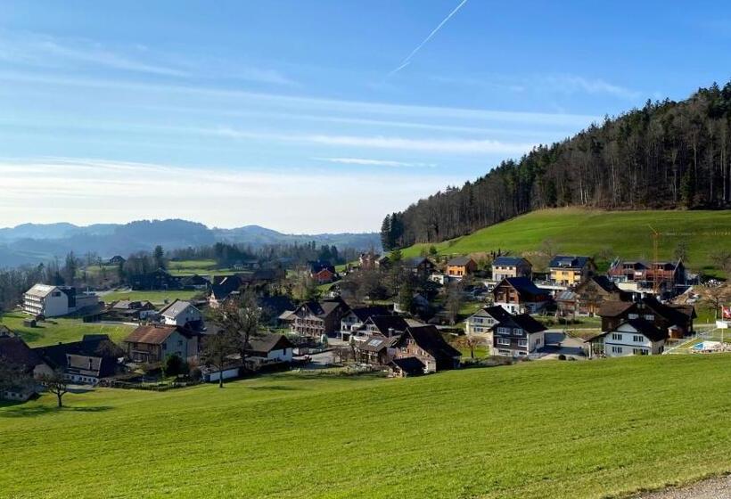 بنسيون Rössli Tufertschwil