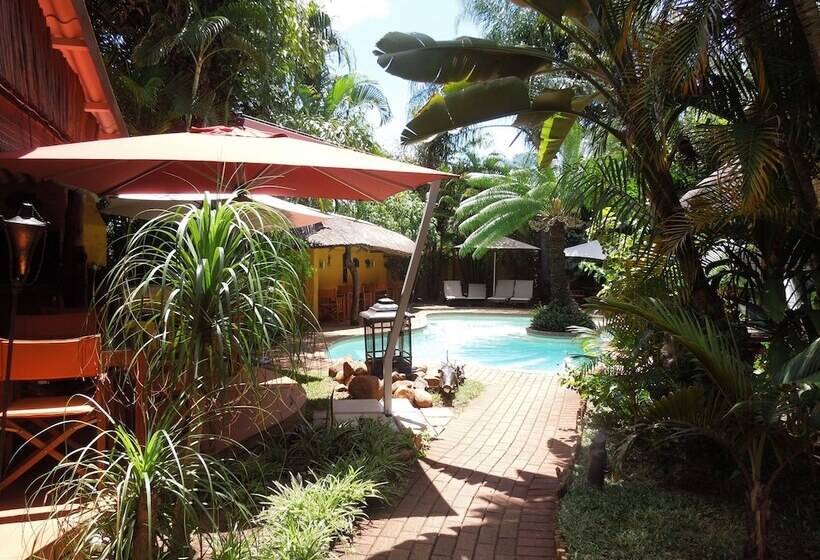 פנסיון Trees Too Guest Lodge