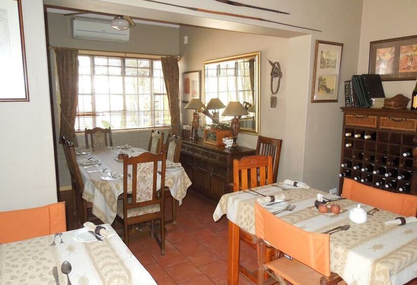 פנסיון Trees Too Guest Lodge