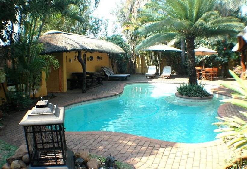 פנסיון Trees Too Guest Lodge