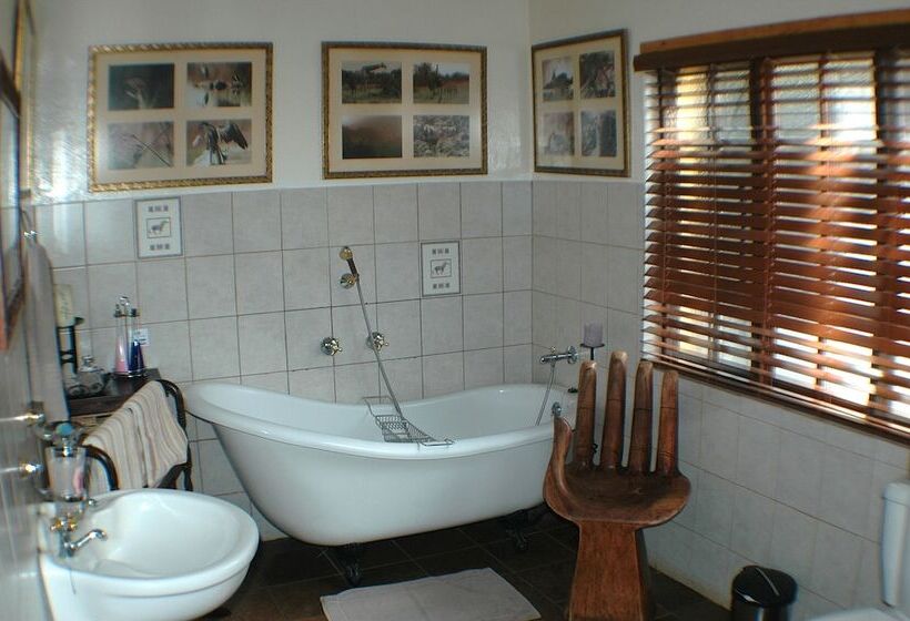 פנסיון Trees Too Guest Lodge