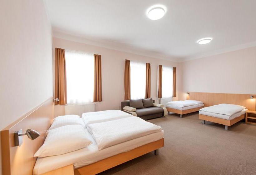 پانسیون V Centru